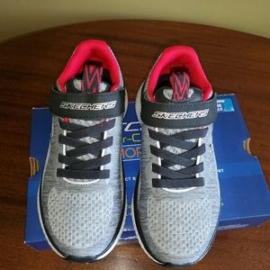 Boys size 1 Skechers brand new with tags